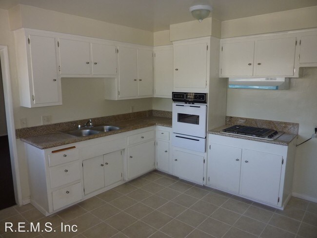 Building Photo - 11314 Firmona Ave