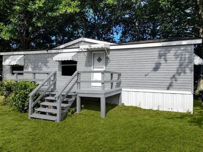 Building Photo - 70 Chanson Ct