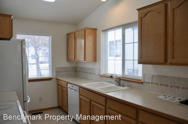 Building Photo - 2 br, 2 bath House - 108 S. Coho Road