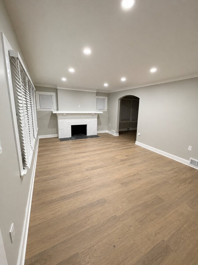 Foto del edificio - 14669 Rutherford St