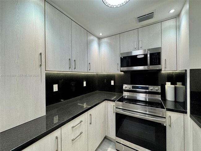 Building Photo - 15639 SW 73rd Cir Terrace