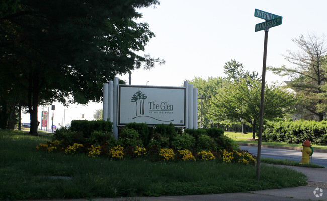 Entrance - The Glen at White Pines