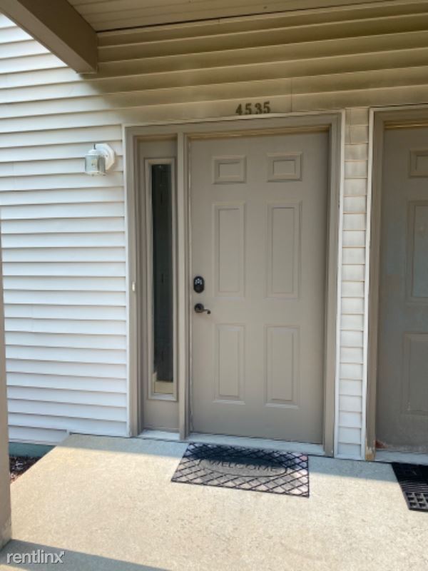 4535 N Thornhill Dr, Peoria, IL 61615 Condo for Rent in Peoria, IL