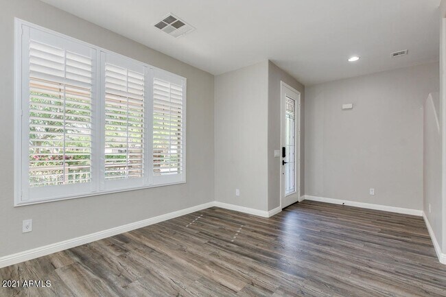 Foto del edificio - 15387 W Pershing Street