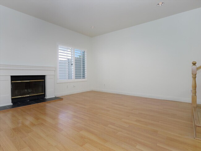 Building Photo - 28154 Bobwhite Cir