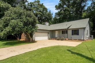 Building Photo - 4315 Greenbrier Dear Rd