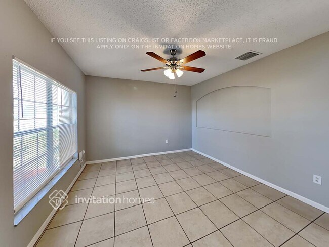 Foto del edificio - 643 Bittern Ct