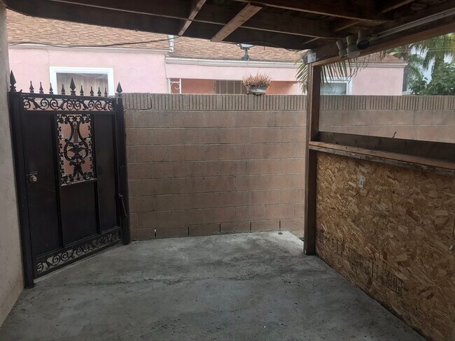 Back Patio - 8555 Fontana St