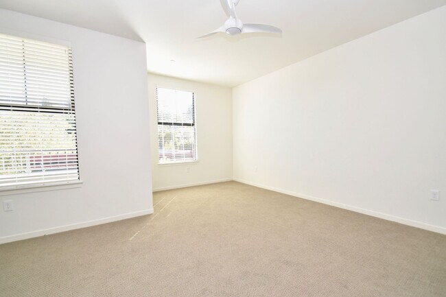 Foto del edificio - 1 Bedroom/1 Bathroom/Parking/ ADA Accessible in Modern Building