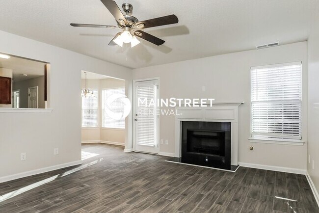 Building Photo - 4 Bedroom Pet-Friendly Home in FAIRBURN, G...
