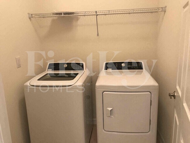 Foto del edificio - 629 SW 25th Terrace