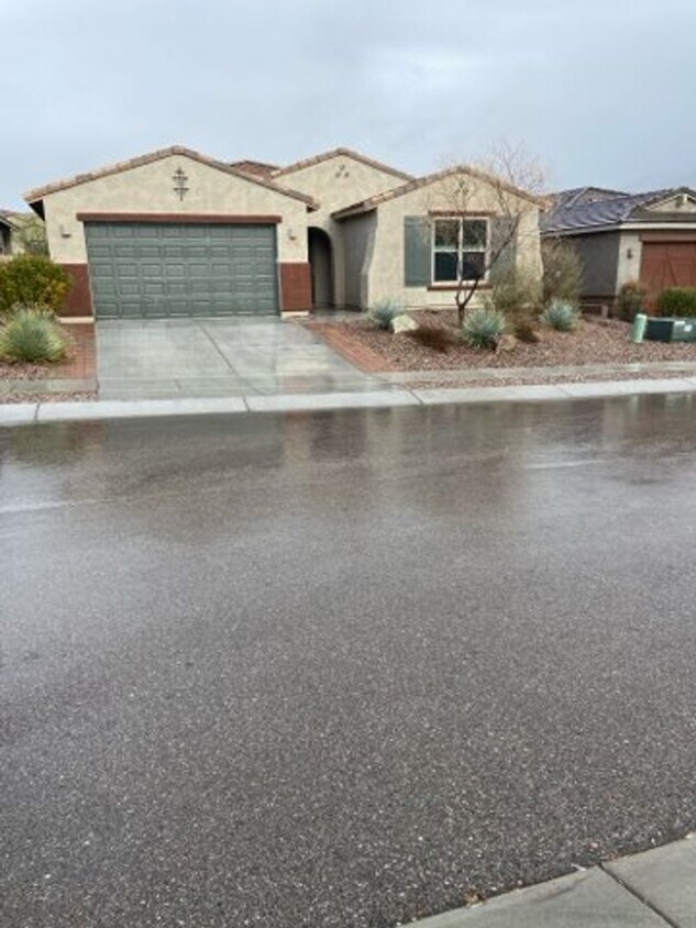 Foto principal - STUNNING NEWER HOME- GATED