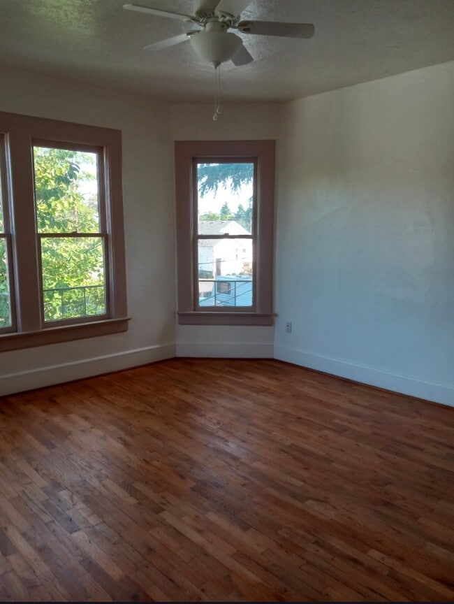Building Photo - 7405-7409-7409 SE 82nd Ave