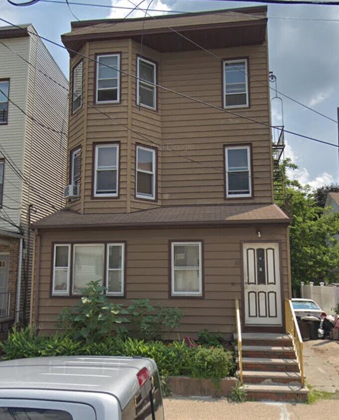 10 Cooper St Unit 4, Bayonne, NJ 07002 Condo for Rent in Bayonne, NJ