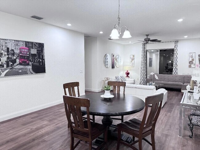 Foto del edificio - 821 Land Ave