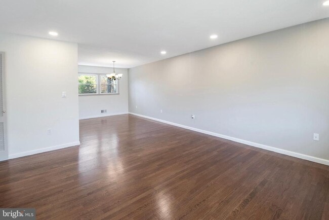 Foto del edificio - 155 Franklin Corner Rd