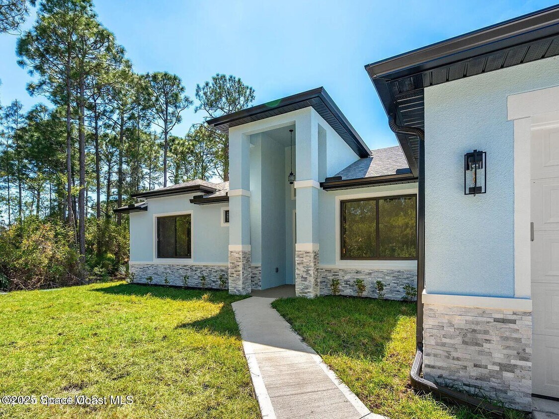 Foto principal - 3271 Hall Rd SE