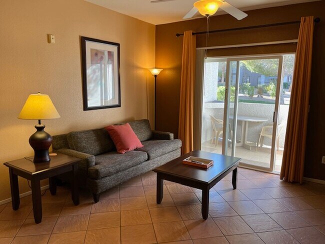 Foto del edificio - Fully Furnished 1st Floor Condo overlooking Park Area  in Gated Tuscano Community – Southwest Las...