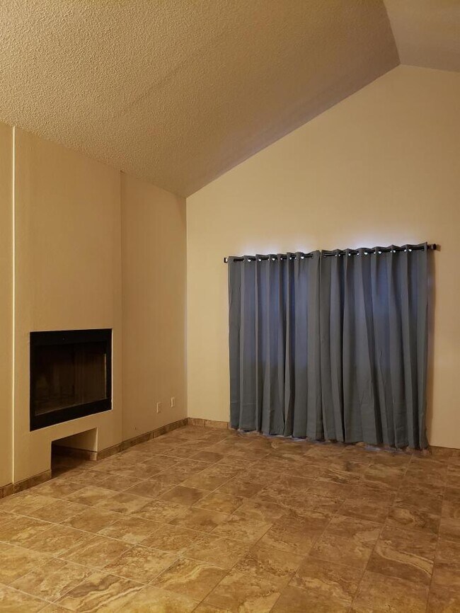 Building Photo - 2 bedroom in Sunland Park NM 88008