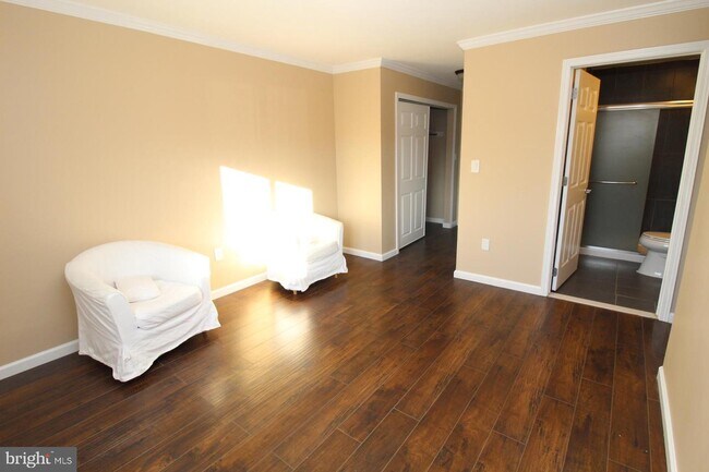 Foto del edificio - 301 Ravens Crest Dr