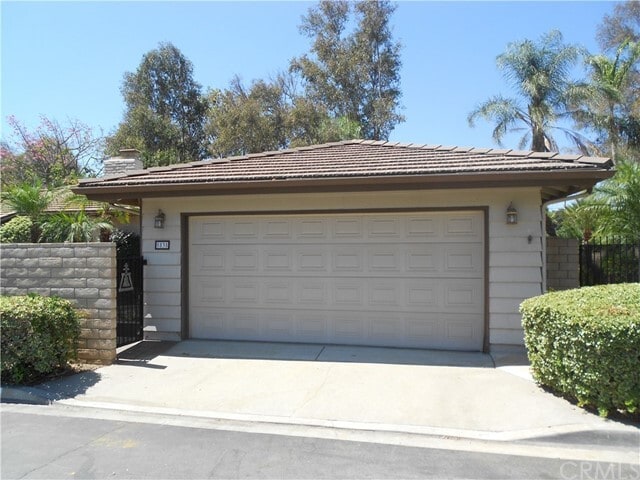 Building Photo - 5535 Apple Orchard Ln