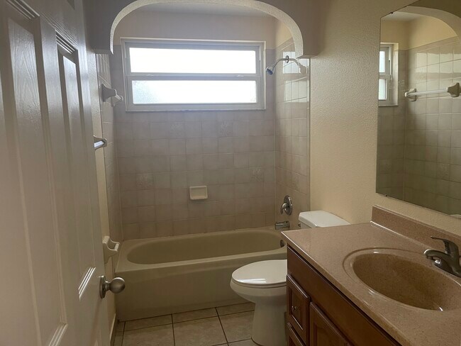 Building Photo - 2269 Bolger Ave