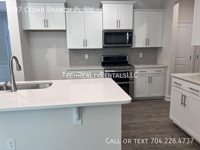 Foto del edificio - 1207 Cedar Branch Pl NW