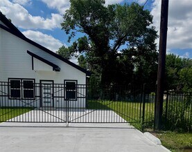 Building Photo - 5710 Delmack St