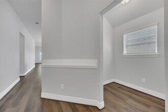 Building Photo - 22642 Rosebush Hl Rd