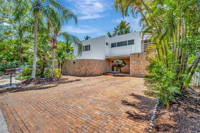 Foto del edificio - 4410 Brighton Pl