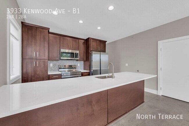 Foto del edificio - Luxe 2BR w/ Wine Fridge & Park Views – Ken...