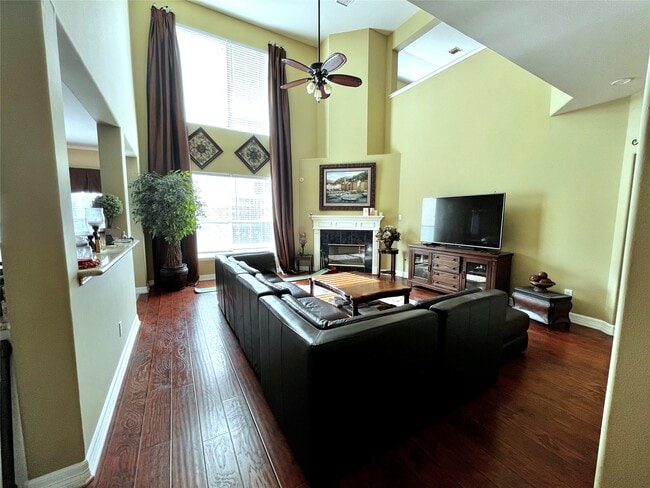 Building Photo - 403 Green Stone Ct