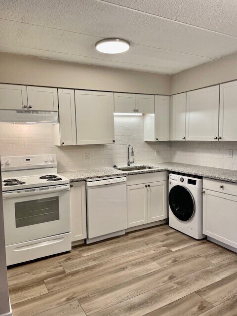 Kitchen (Renovated) - Hidden Valley Club