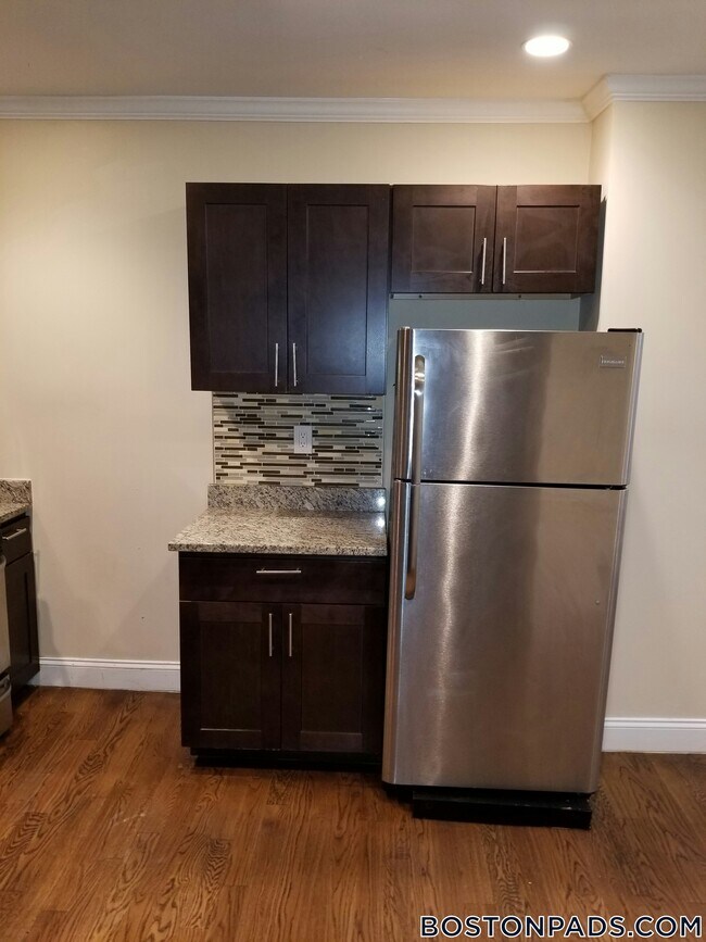 Building Photo - 2975 Washington St