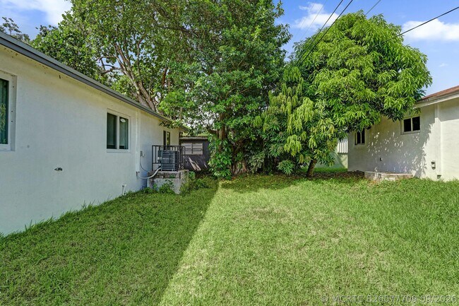 Foto del edificio - 830 NW 19th Terrace