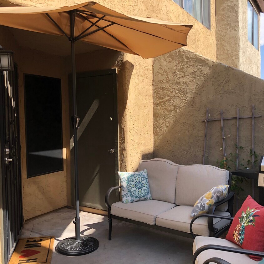 Welcome Home to Dobson Glen - 2040 S Longmore