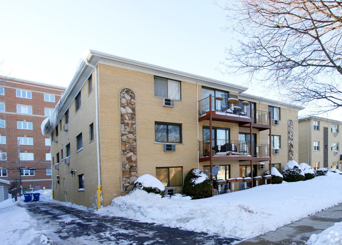 394 Alles St, Des Plaines, IL 60016 394 Alles St Des Plaines, IL