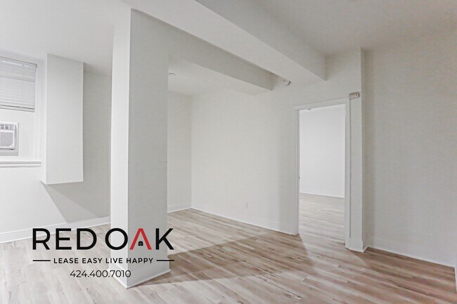 Foto del edificio - Amazing  Completely Remodeled One Bedroom ...