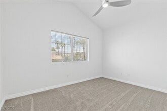 Building Photo - 3004 Sun Lake Dr