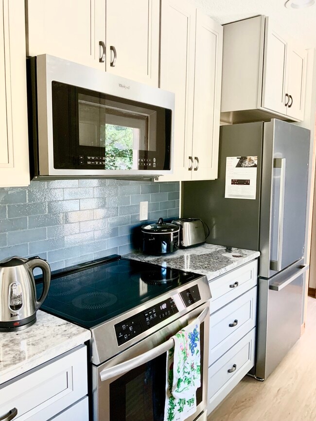 All Electric Kitchen - 9001 Mt Jefferson Ave