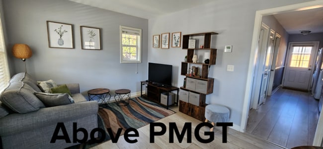 Building Photo - Downtown Greenville a fully Furnished house