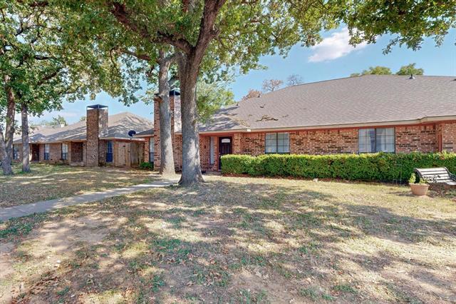 Building Photo - 1900 N Irving Heights Dr