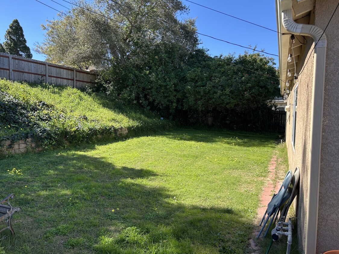 Building Photo - 446 St Marys Ct