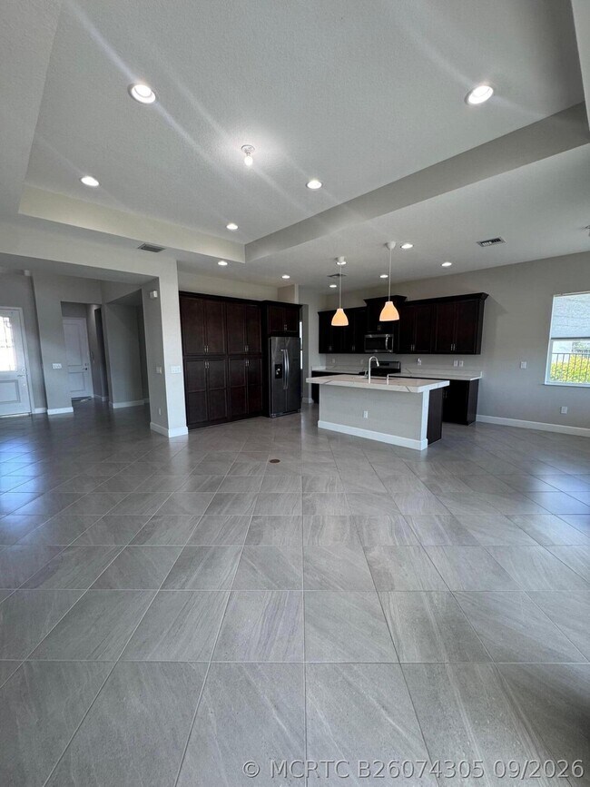Building Photo - 5585 Macoon Wy