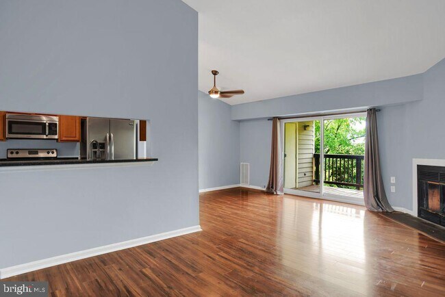 Foto del edificio - 200 Spring Maiden Ct