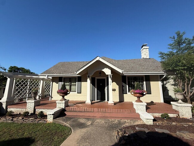 Foto del edificio - 200 Ridgeway Dr