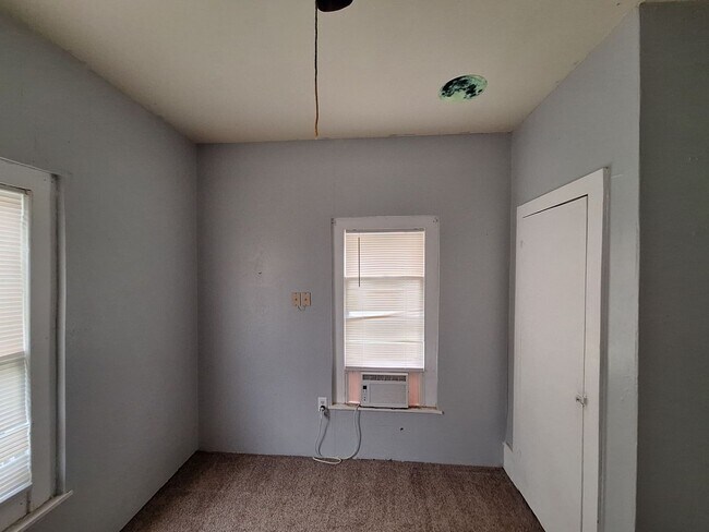 Foto del edificio - 2 bedroom, 1 bath