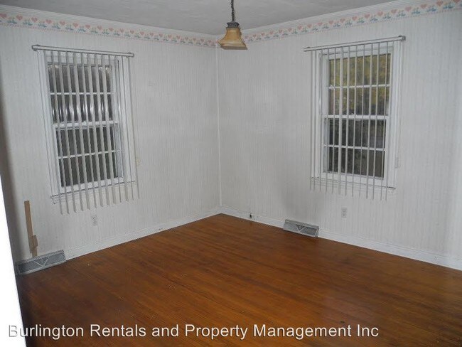 Building Photo - 516 Mendel Ter