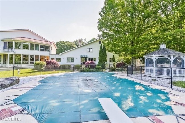 Foto del edificio - 6 br, 5 bath House - 190 Wilson Rd
