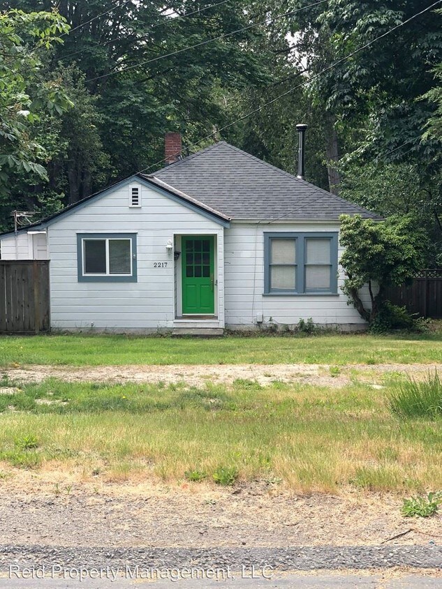 Primary Photo - 3 br, 1 bath House - 2217 Winfield Ave